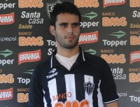 /album/galeria-de-fotos/luiz%20eduardo%20se%20diz%20atleticano%20desde%20crian%c3%a7a-jpg/